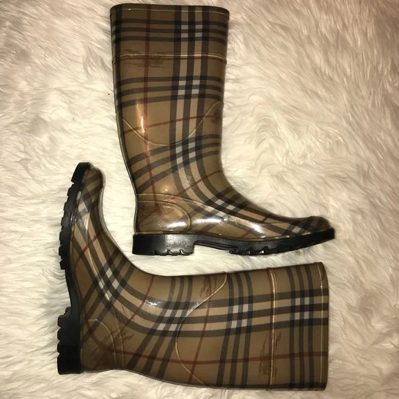 💰Sale💰 Burberry Rain Boots - Picture 2 of 5